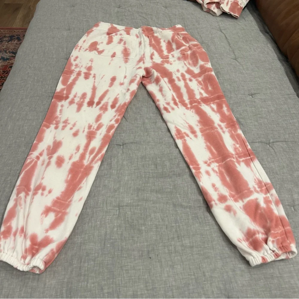 Loft Tie-Dye Lounge Set - Pink and White - Picture 10 of 14